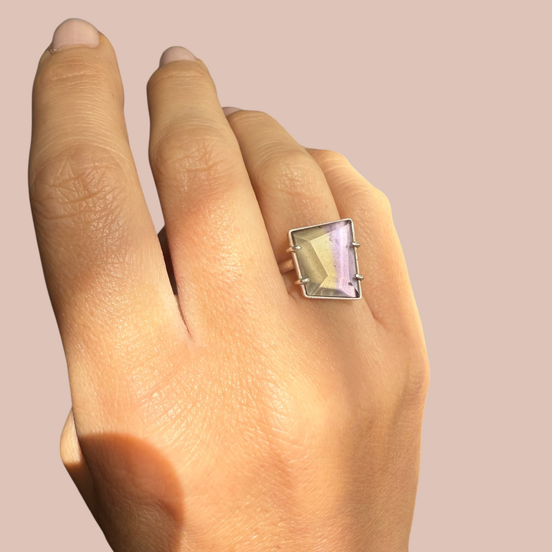 Anillo Ametrino