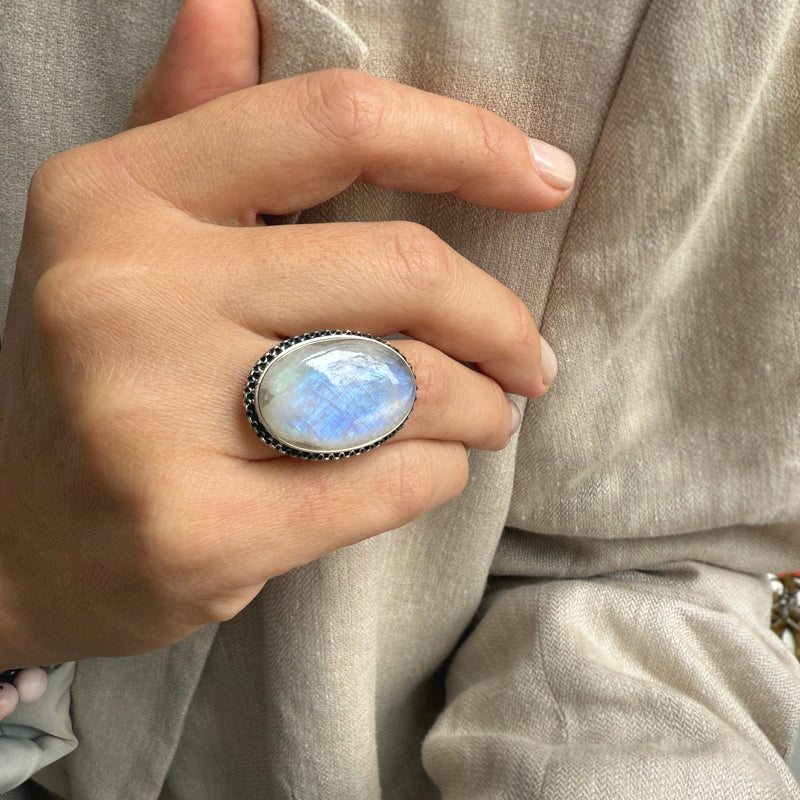 Anillo Poder Piedra Luna